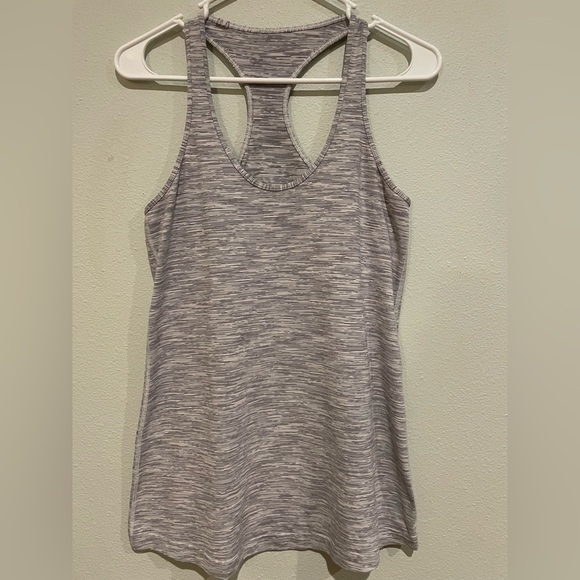 Lululemon women’s razorback hip length tank. Measures Size 4 - Picture 1 of 4